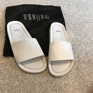Melissa slides
